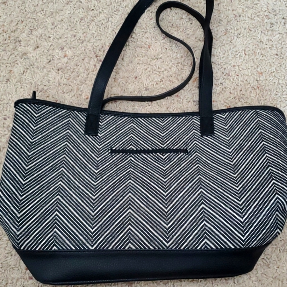 Thirty-one black and cream chevron tote